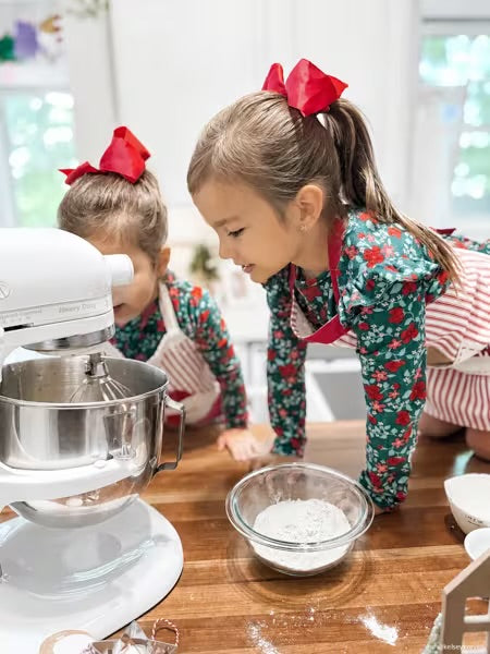 Santa Light-Up Apron & Cookie Cutter Set