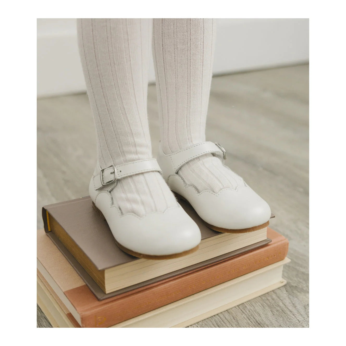 Sonia Scalloped Flat White