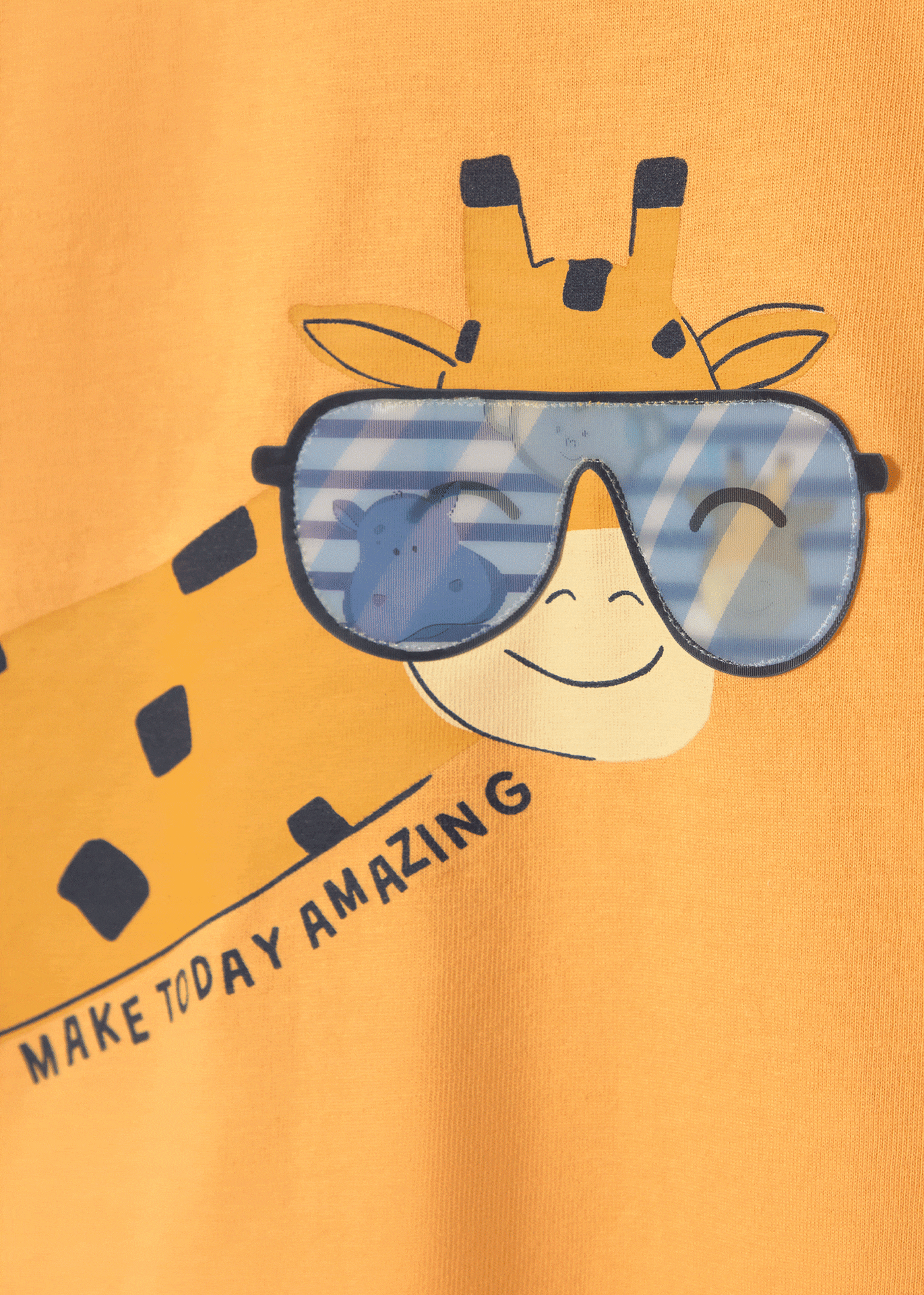 Giraffe Graphic T-Shirt