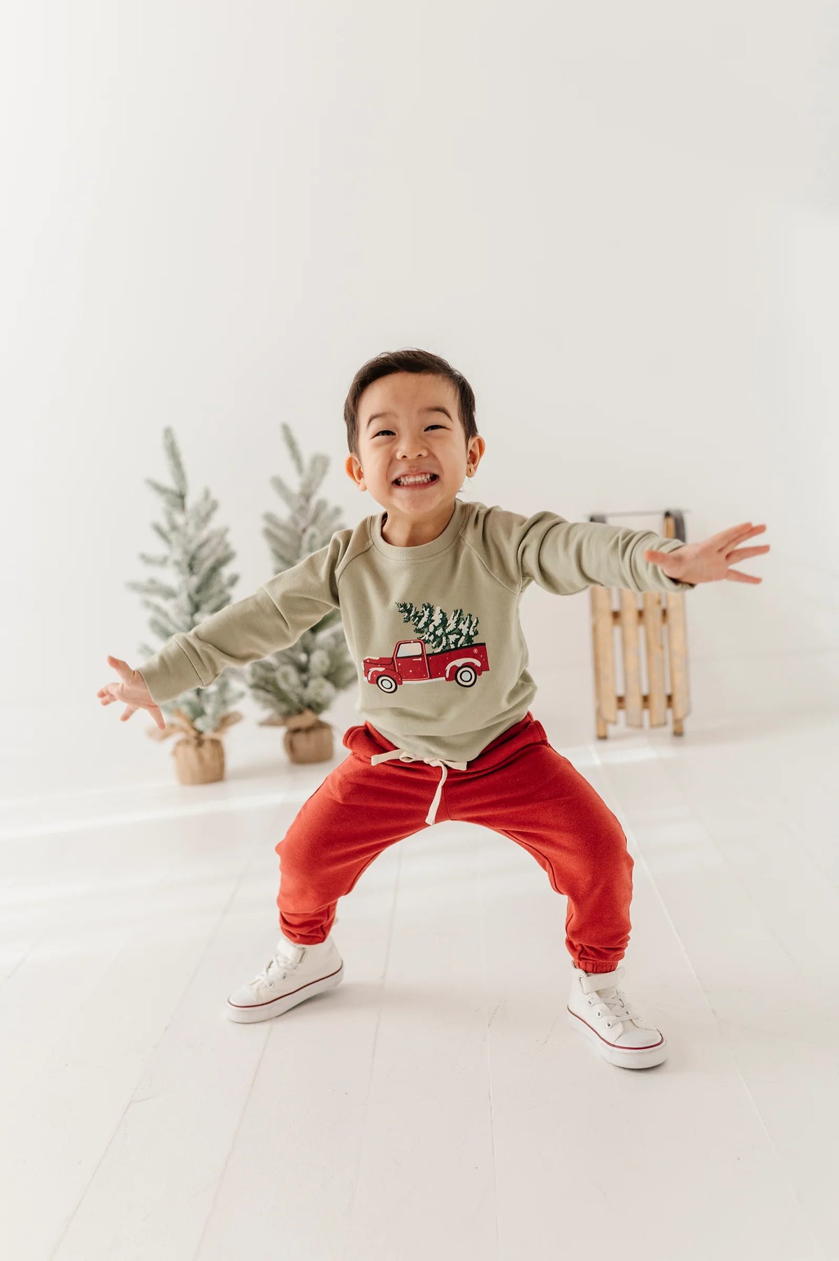 Raglan Sweatshirt Christmas Truck